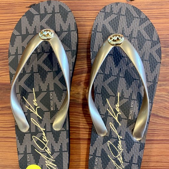 black and gold flip flops womens